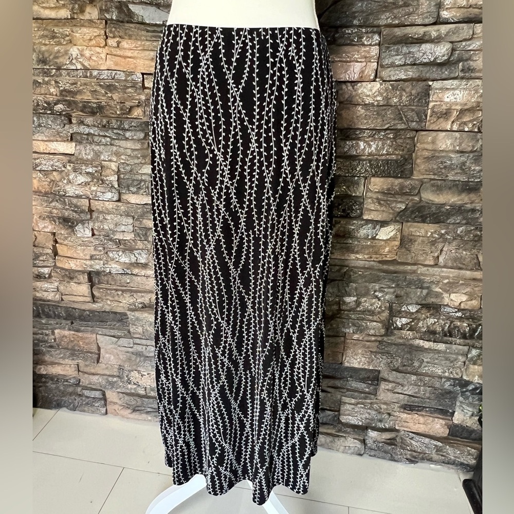 Briggs New York Black and White Maxi Skirt Cocktail - Picture 2 of 8